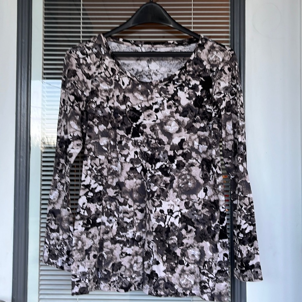 Daisy Fuentes T Shirt Long Sleeve Size L